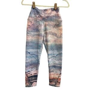 Evolution and Creation Womens Small Blue Multi Beach Sky Crop Leggings #470